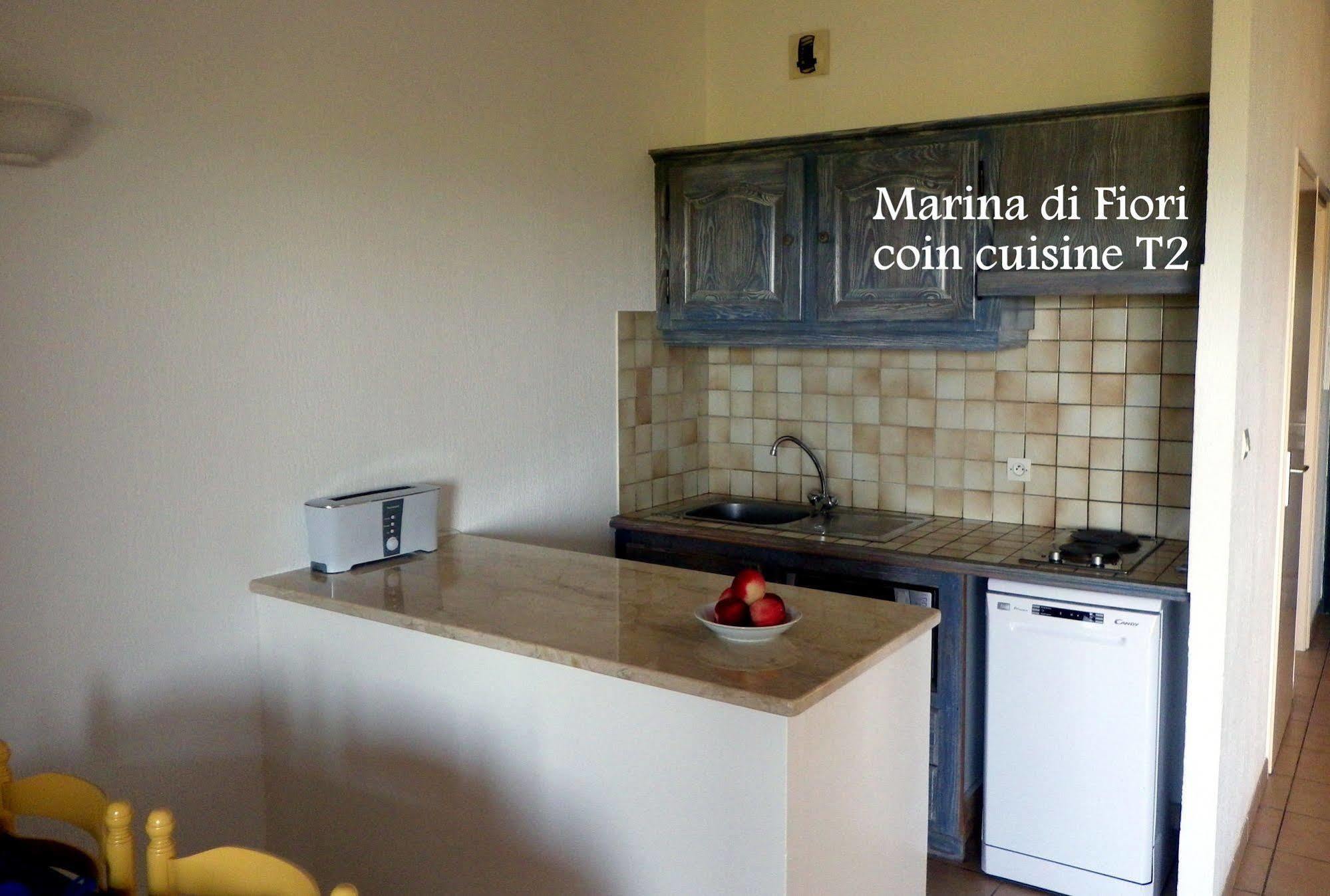 Marina Di Fiori Apartment Проприано Екстериор снимка
